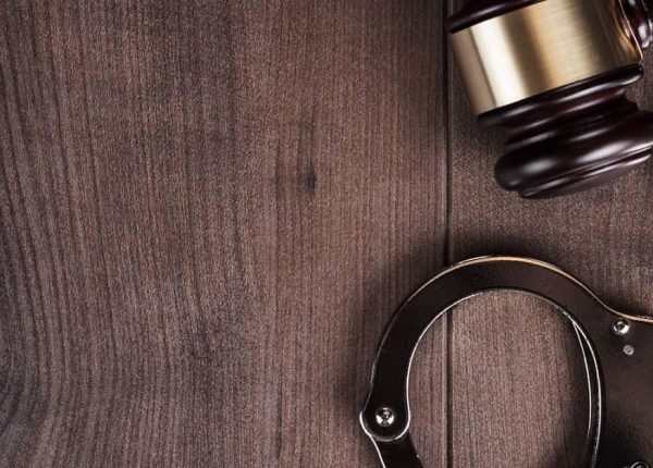 Λαθρεμπορία ή απλή τελωνειακή παράβαση η εισαγωγή αλκοολούχων ποτών που