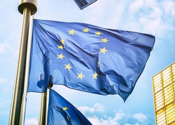 Ευρωπαϊκή Επιτροπή: Δημοσιεύθηκε η ετήσια έκθεση για το κράτος δικαίου