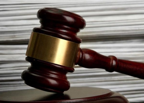 Επίδοση με επιμέλεια του ενάγοντος αγωγής αποζημίωσης στο εναγόμενο ΝΠΔΔ